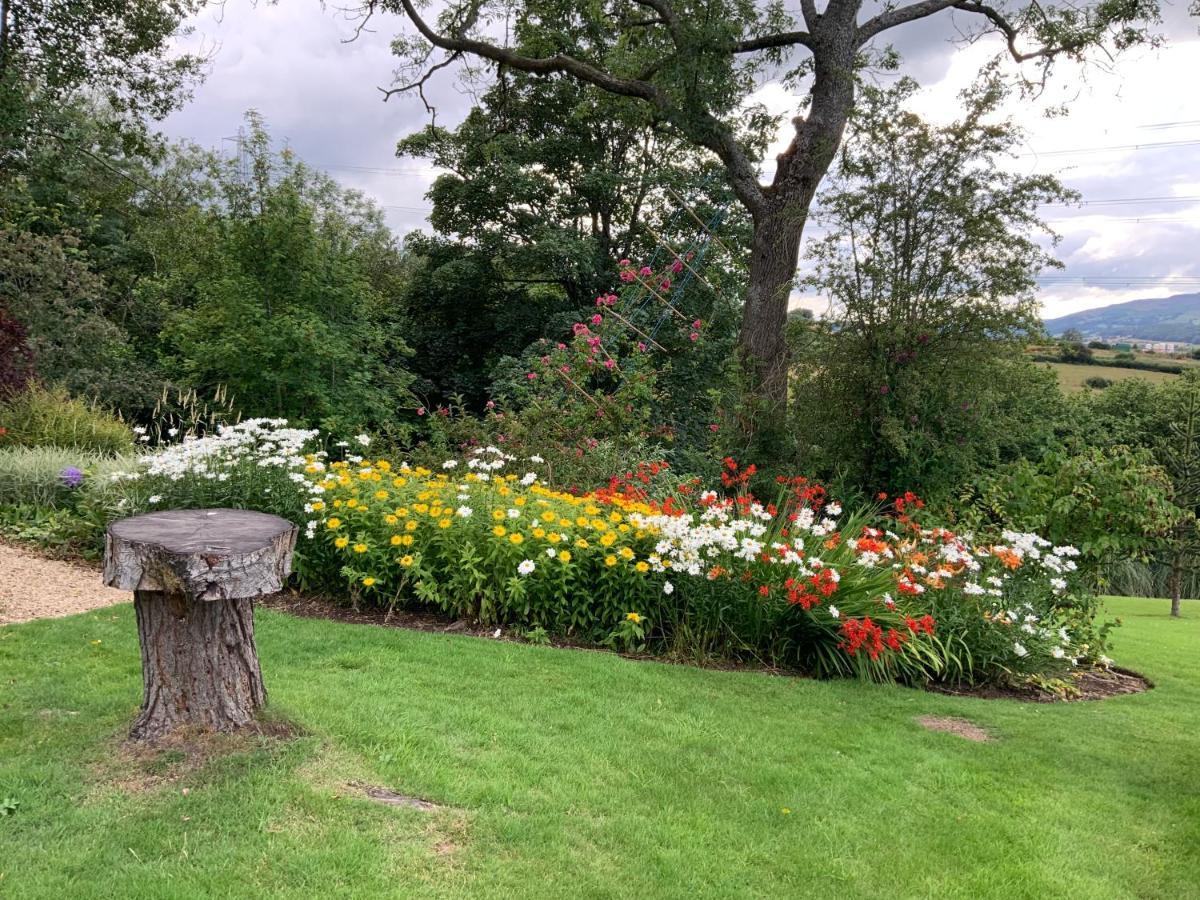 Llanwenarth Cottage A Beautiful Place To Just Be. Abergavenny Buitenkant foto