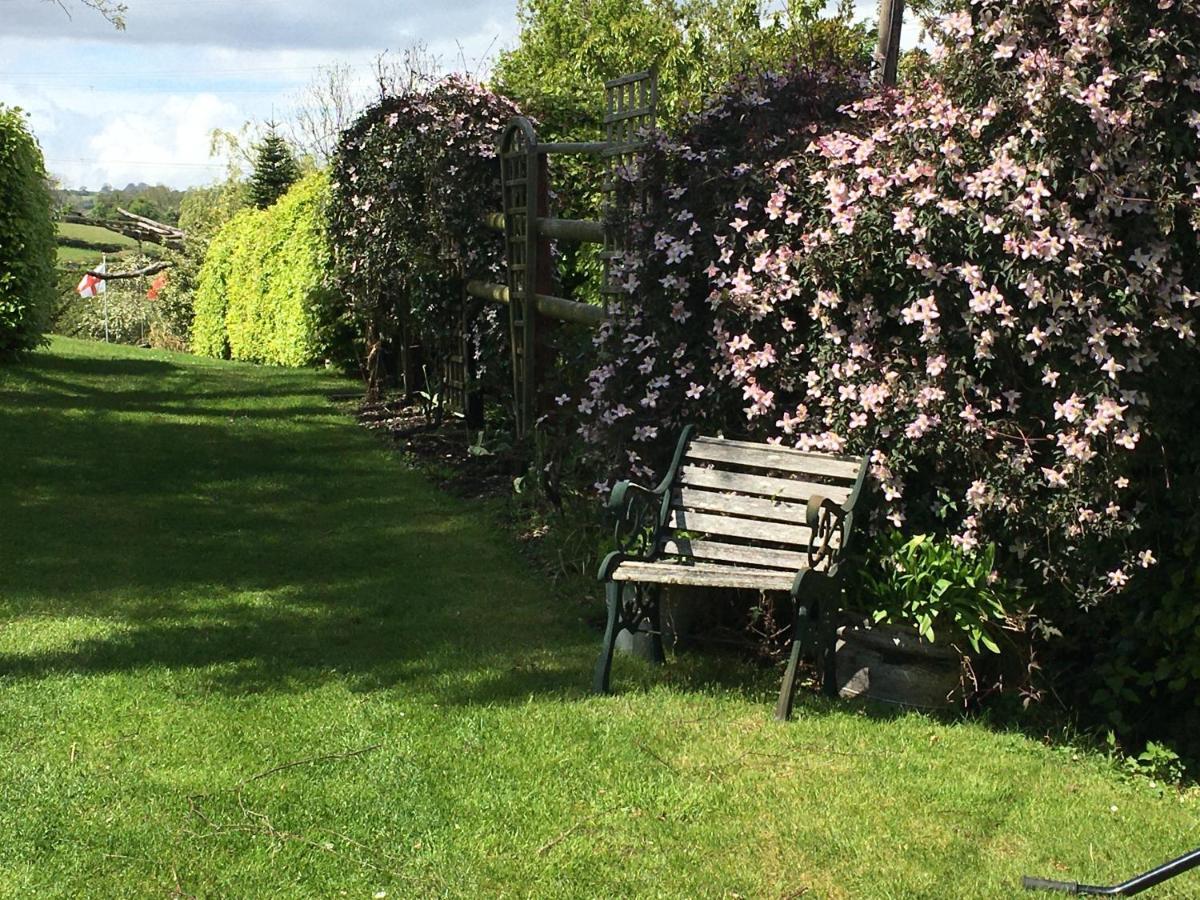 Llanwenarth Cottage A Beautiful Place To Just Be. Abergavenny Buitenkant foto